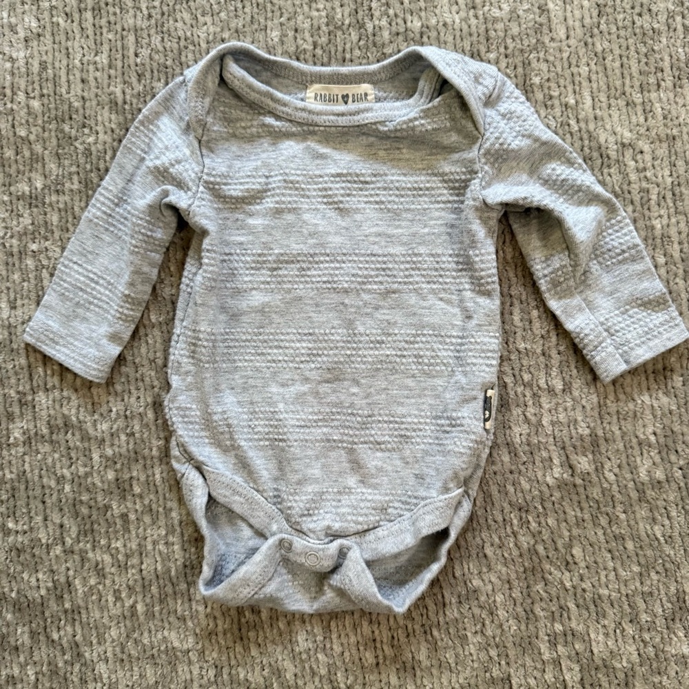 Rabbit + Bear Organic Gray Textured Long Sleeve Baby Bodysuit 0-3M
